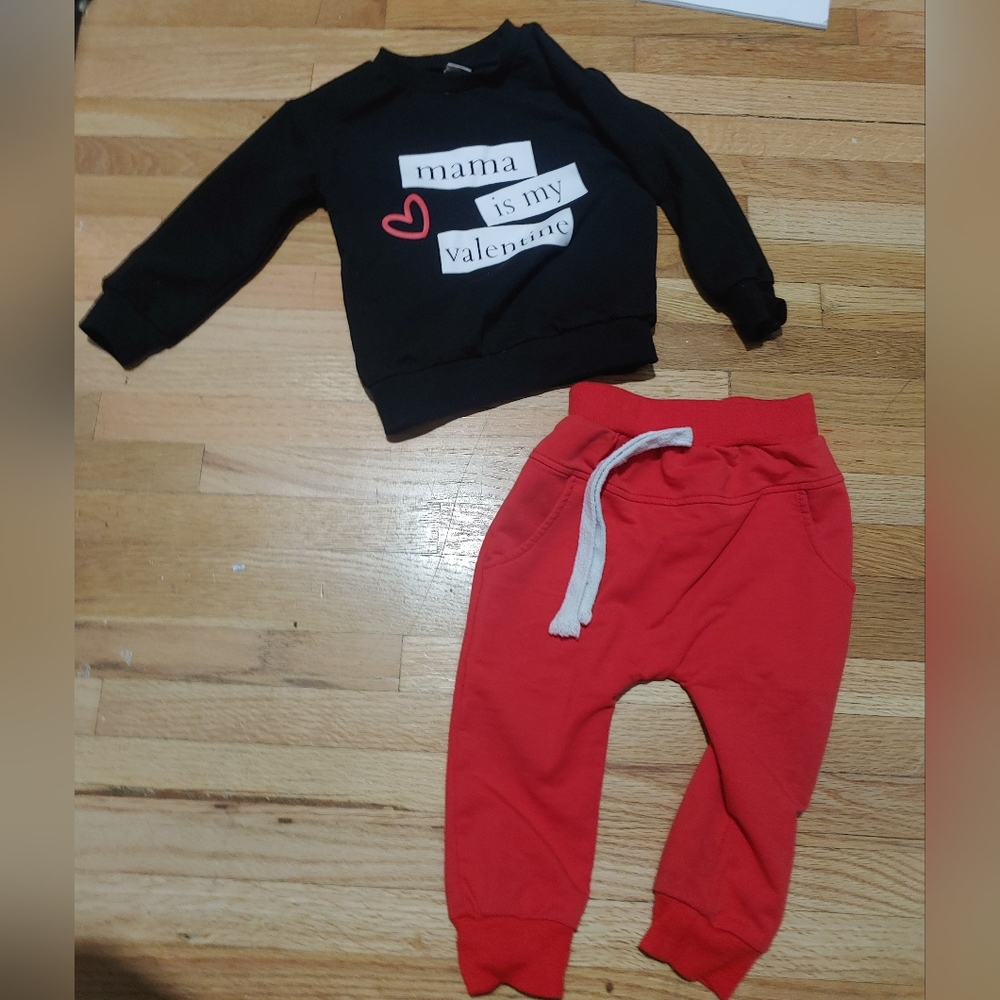 Amazon Valentine's Day Sweatshirt & Jogger Pants 12-18 Mo / Mama Is My Valentine
